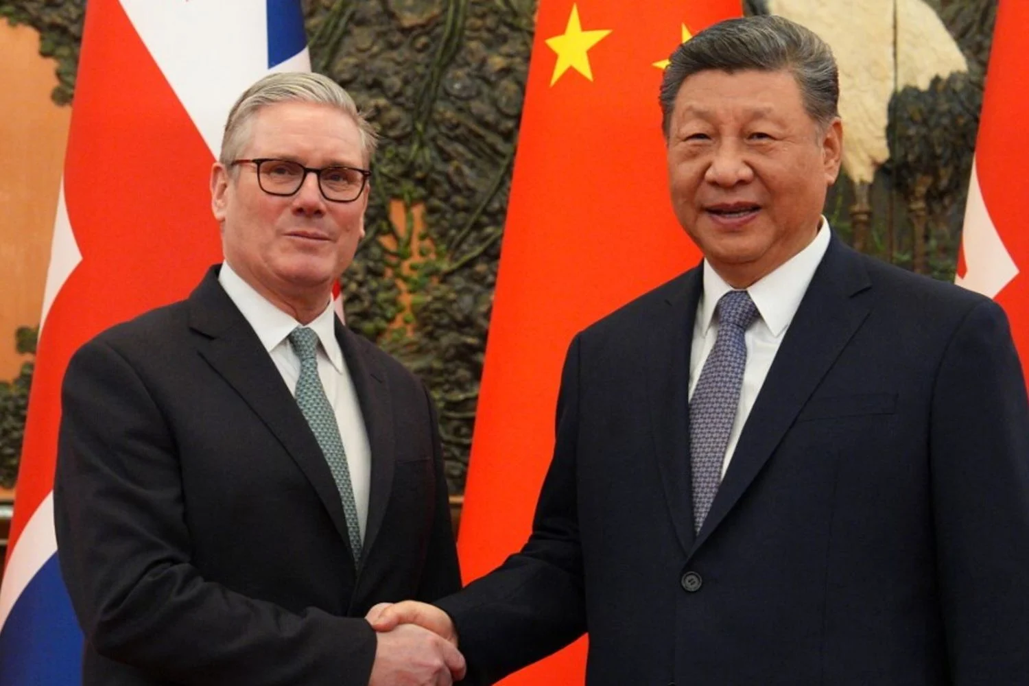 Starmer em Pequim: movimento calculado para reabrir o diálogo com a China — acordos comerciais, vistos e investimentos