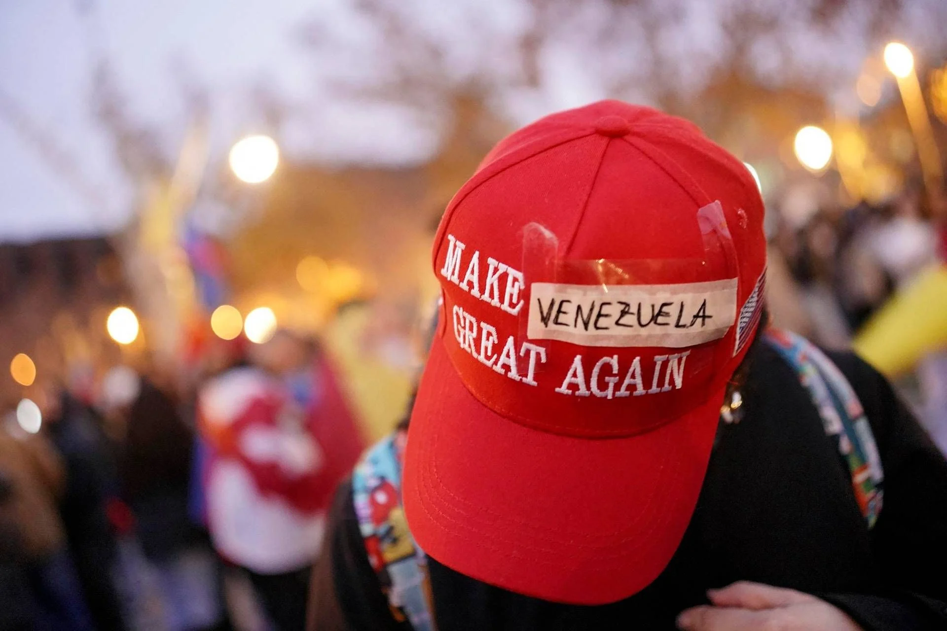 Venezuela reabre seu setor petrolífero e Estados Unidos aliviam sanções parcialmente
