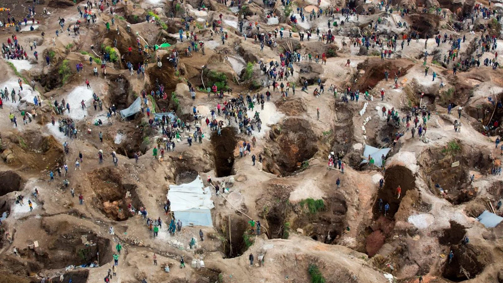 Desabamento em mina de coltan de Rubaya (Congo) mata pelo menos 227 e revela risco geopolítico