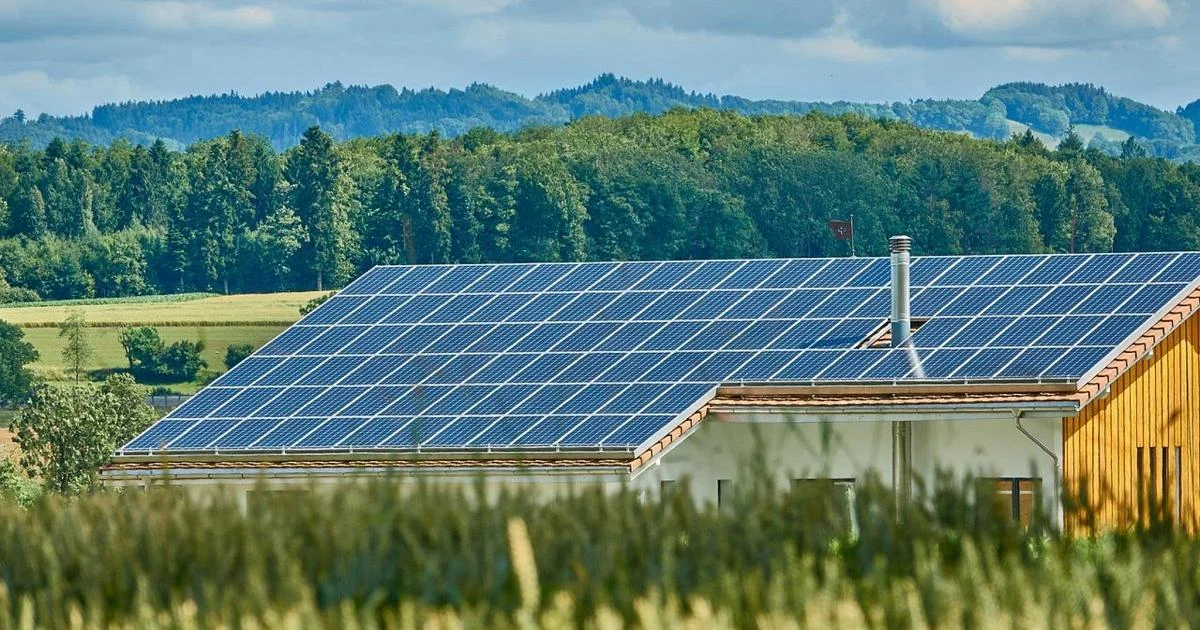 Casas Green: O que muda com a diretiva europeia e o prazo de maio de 2026 para a Itália