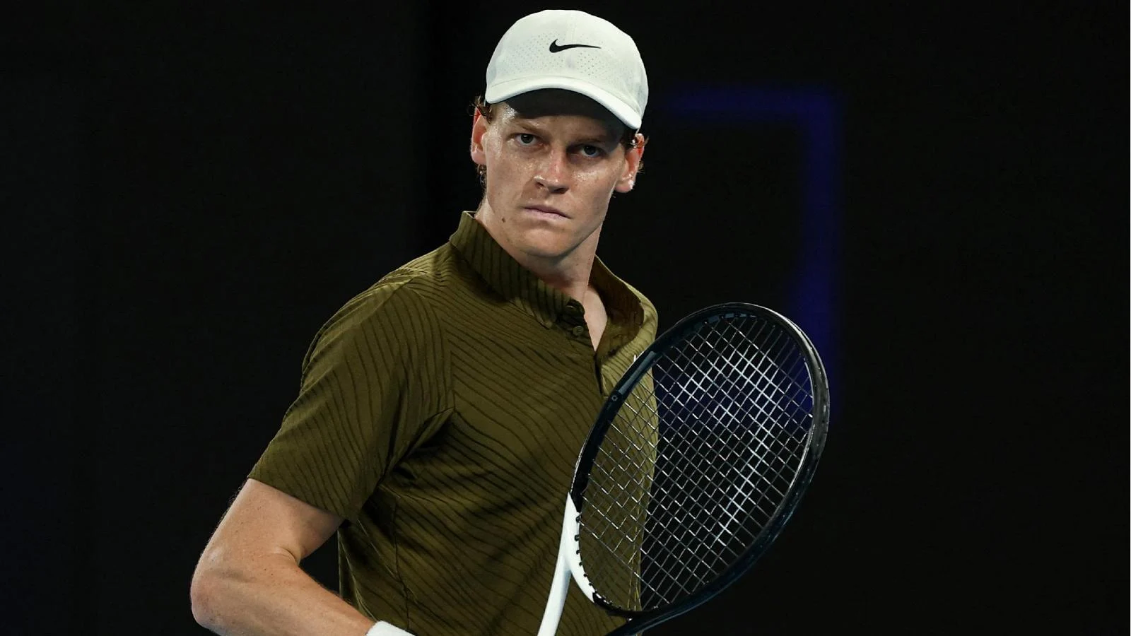Sinner luta até o fim, mas Djokovic vence na semifinal do Australian Open: 'Faz um pouco de mal'
