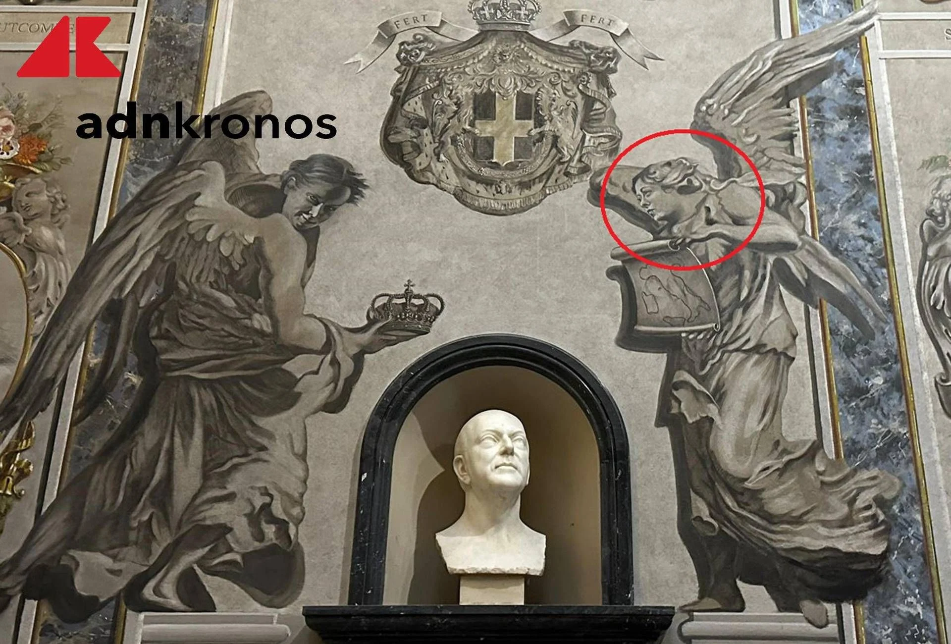 Anjo com rosto de Giorgia Meloni aparece em basílica no centro de Roma; responsável minimiza controvérsia
