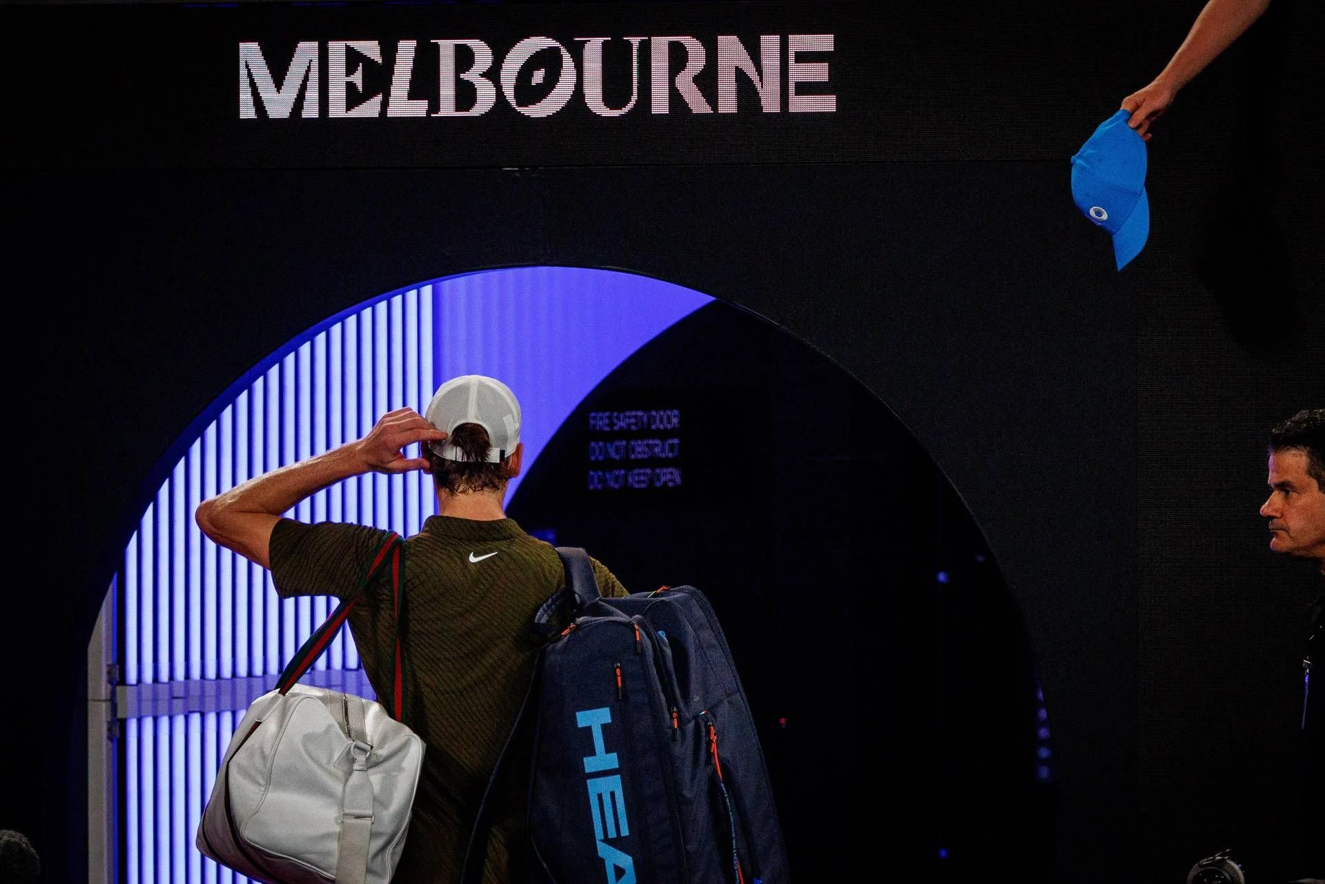 Sinner eliminado nas semifinais; Alcaraz garante final e amplia vantagem no ranking após Australian Open 2026