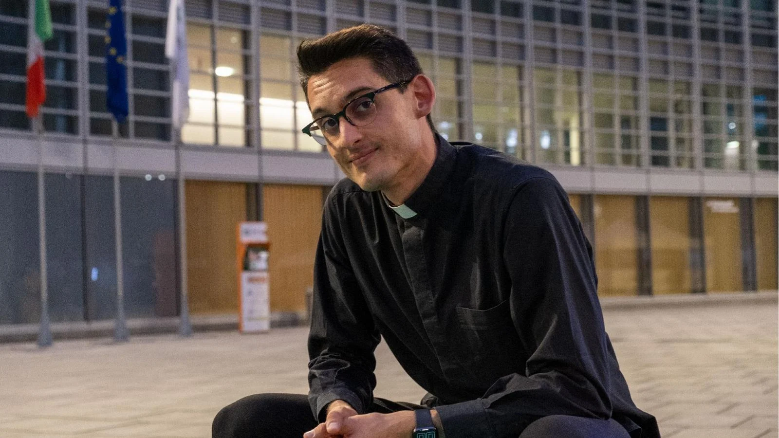 Don Alberto Ravagnani, o padre-influencer, anuncia suspensão do sacerdócio; Diocese convoca comunidade à oração