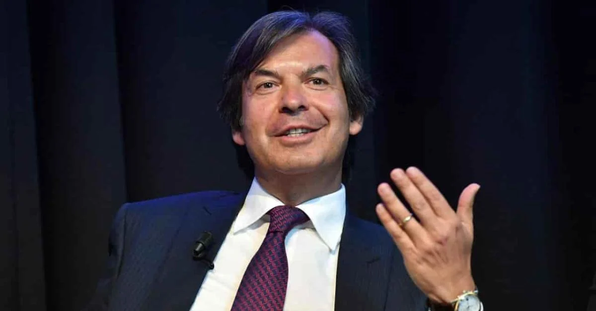 Intesa Sanpaolo anuncia Plano 2026-2029: Lucro líquido acima de €11,5 bi e €50 bi em retornos a acionistas