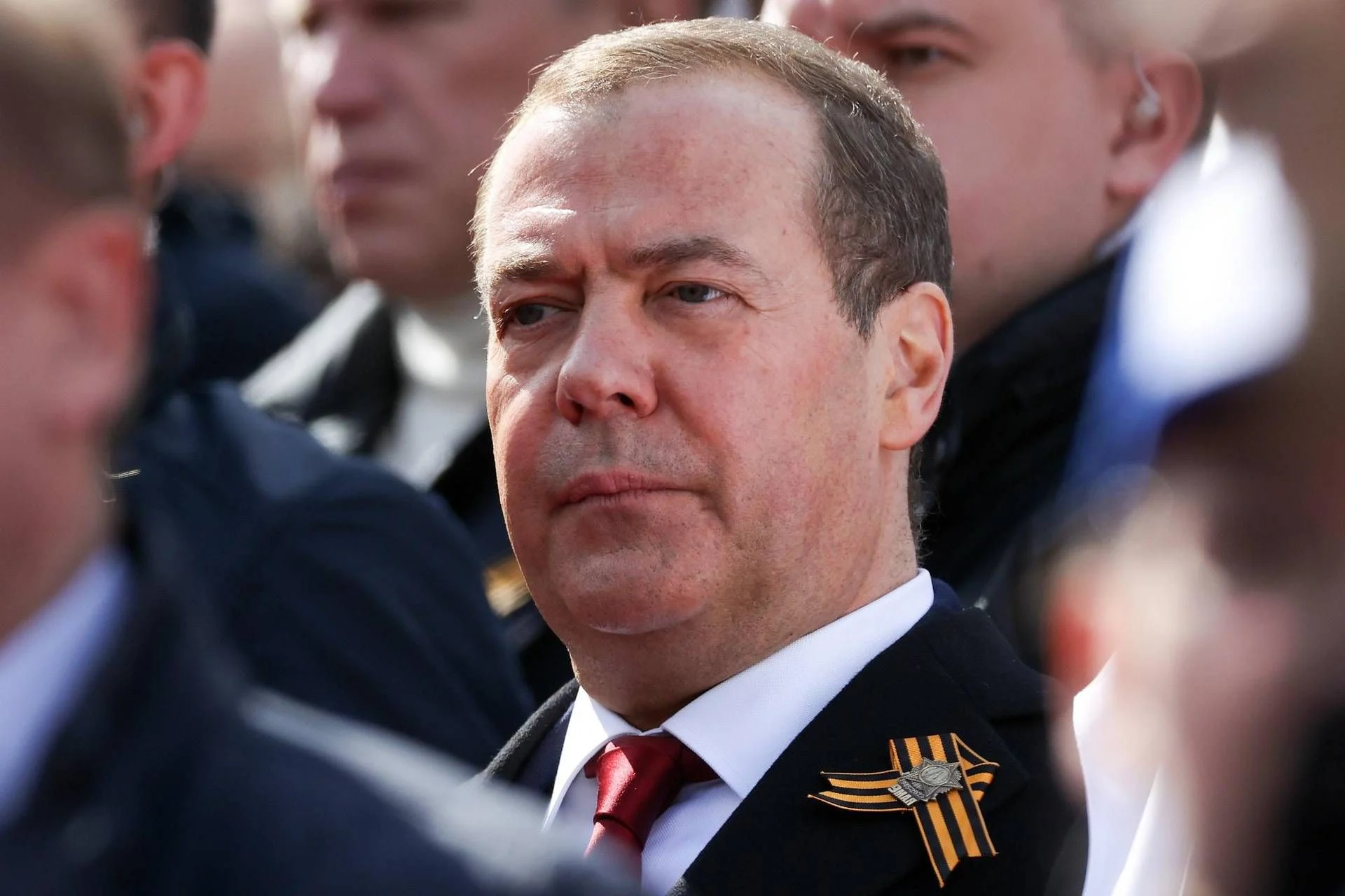 Medvedev alerta que o risco de uma guerra mundial permanece muito alto