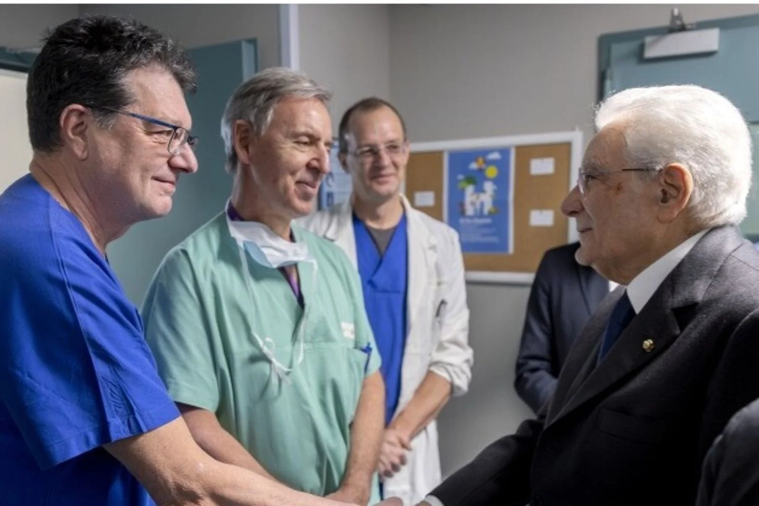 Mattarella visita feridos de Crans-Montana no Niguarda e pede: “Devemos devolver-lhes uma vida plena”