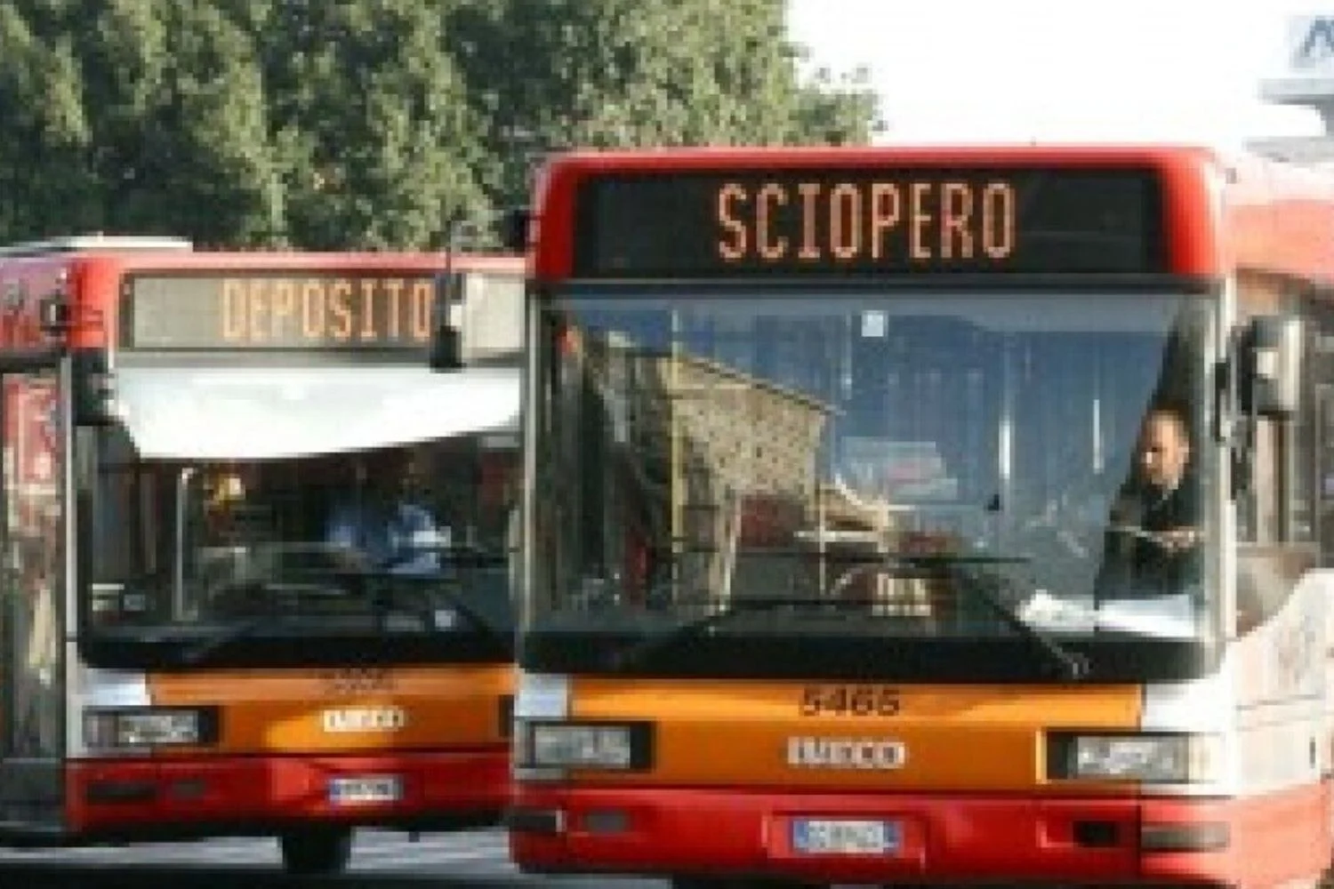 Fevereiro negro para os transportes: greves ameaçam trens, aviões, ônibus e portos