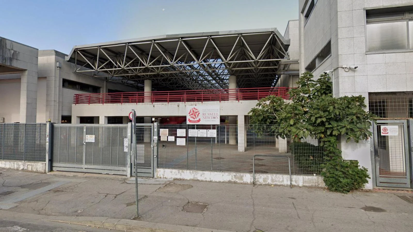 Professor cego é excluído de viagem escolar a Dublin e gera polêmica em escola de Scandicci