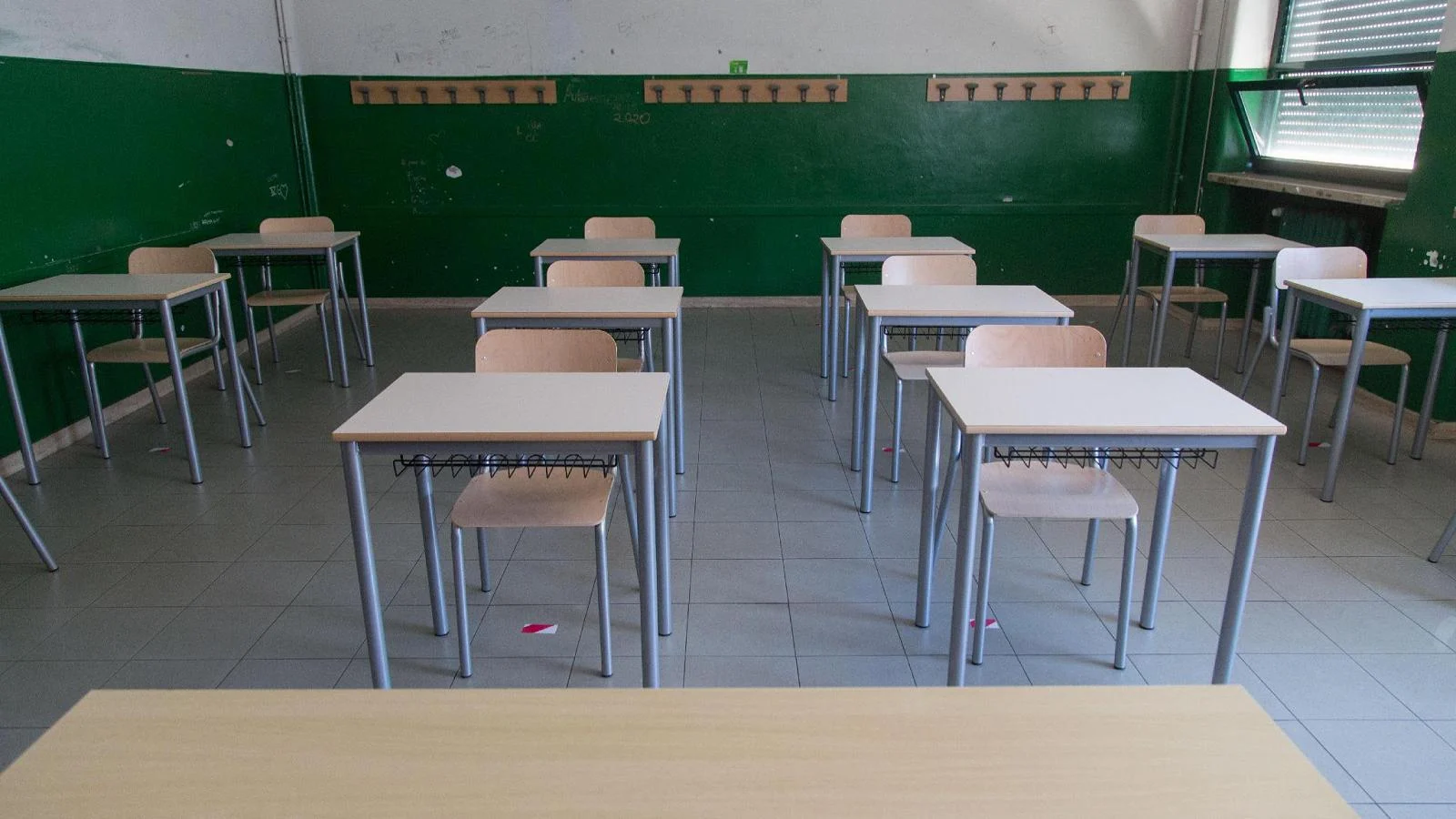 Piacenza: pai agride professora após pedido de preenchimento de autorização para levar a filha