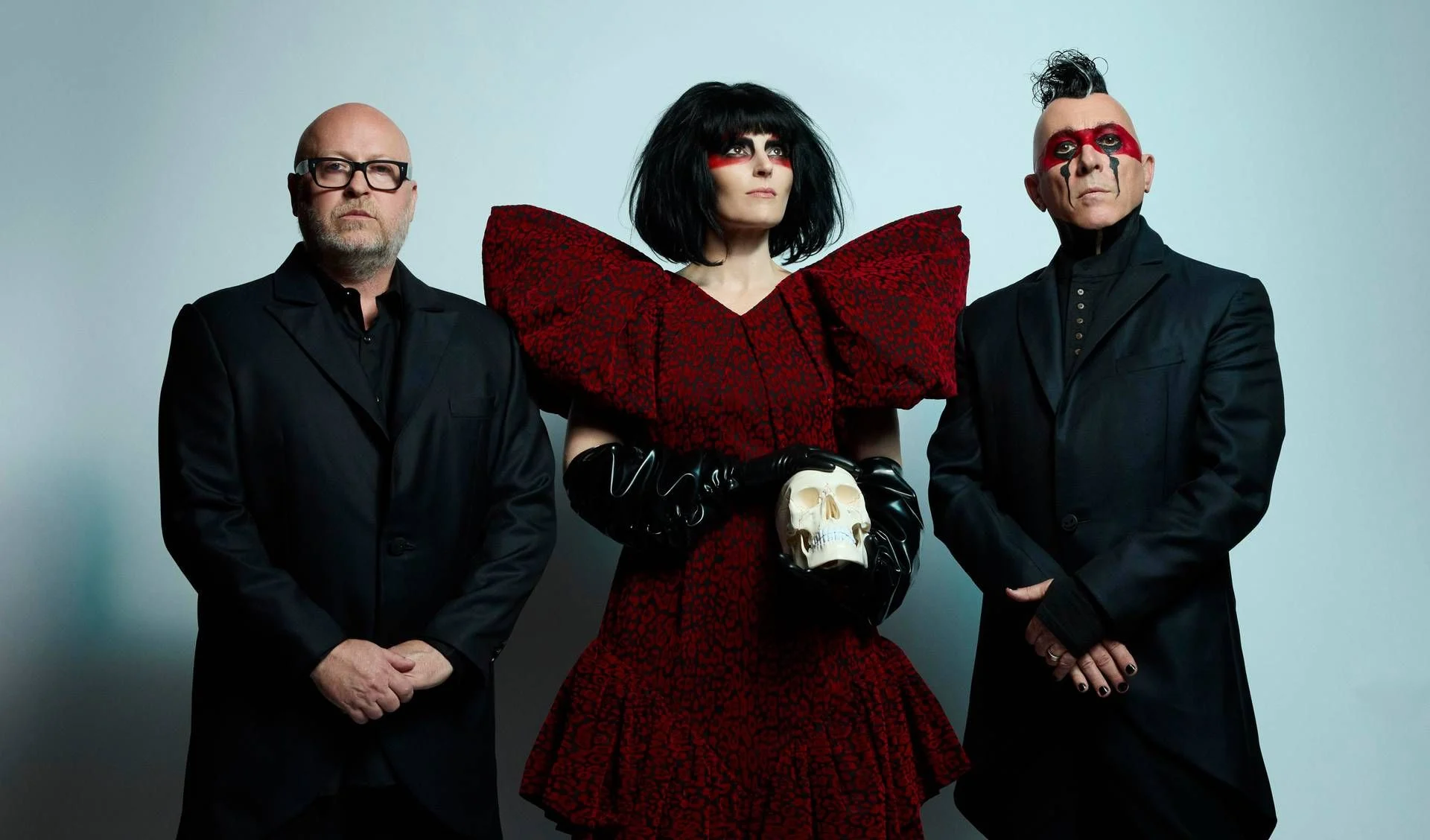 Maynard James Keenan e 'Normal Isn't': o Puscifer entre o pós-punk e o goth que interroga a normalidade