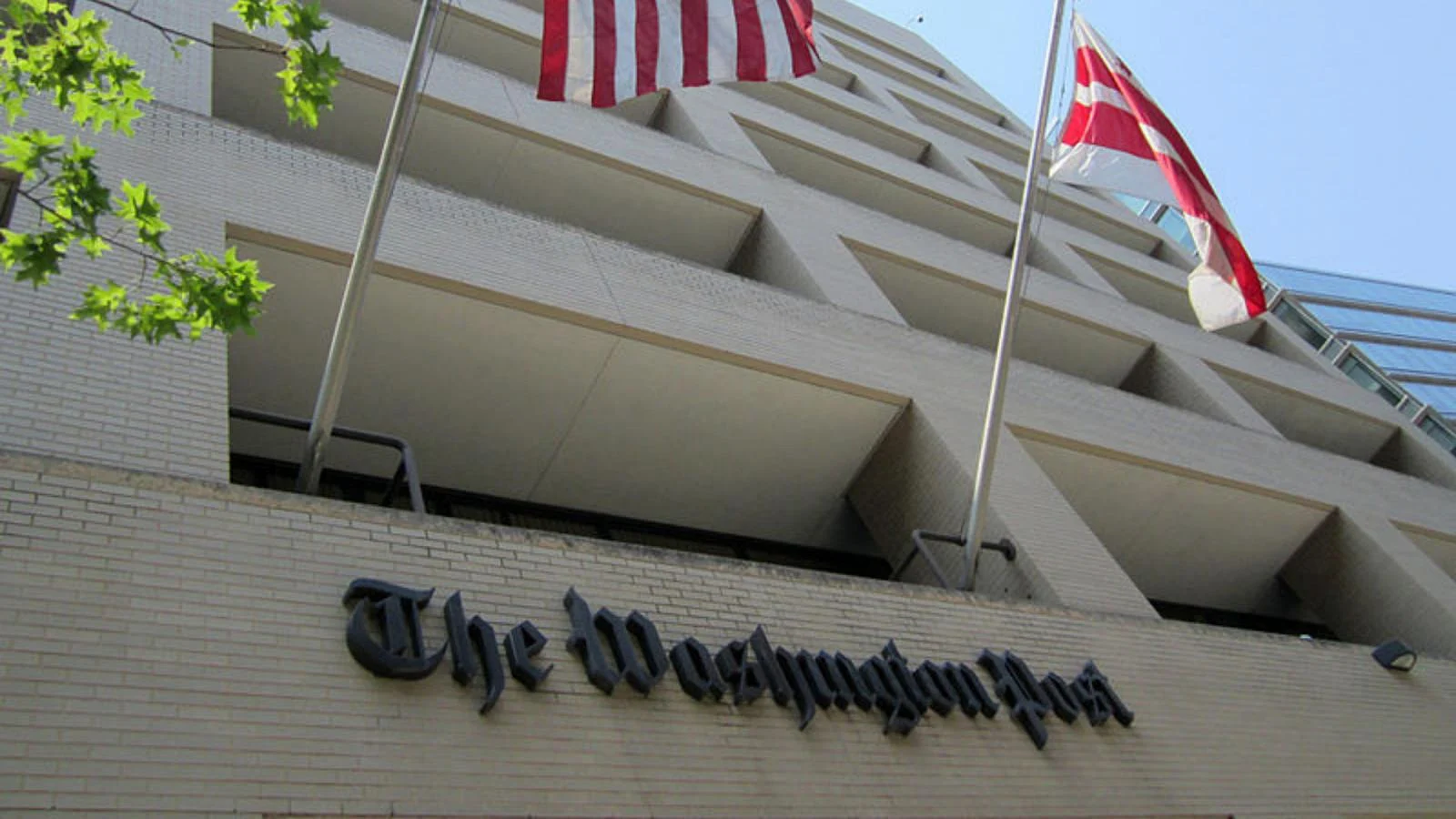 Washington Post demite centenas de jornalistas em reestruturação alvo de críticas a Jeff Bezos