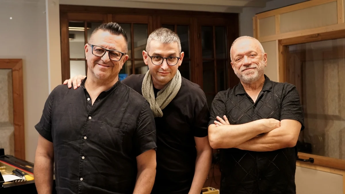 Francesco Chebat Trio reimagina Chick Corea em 'The Wand, Chick Corea and Beyond' — o toque mágico do piano