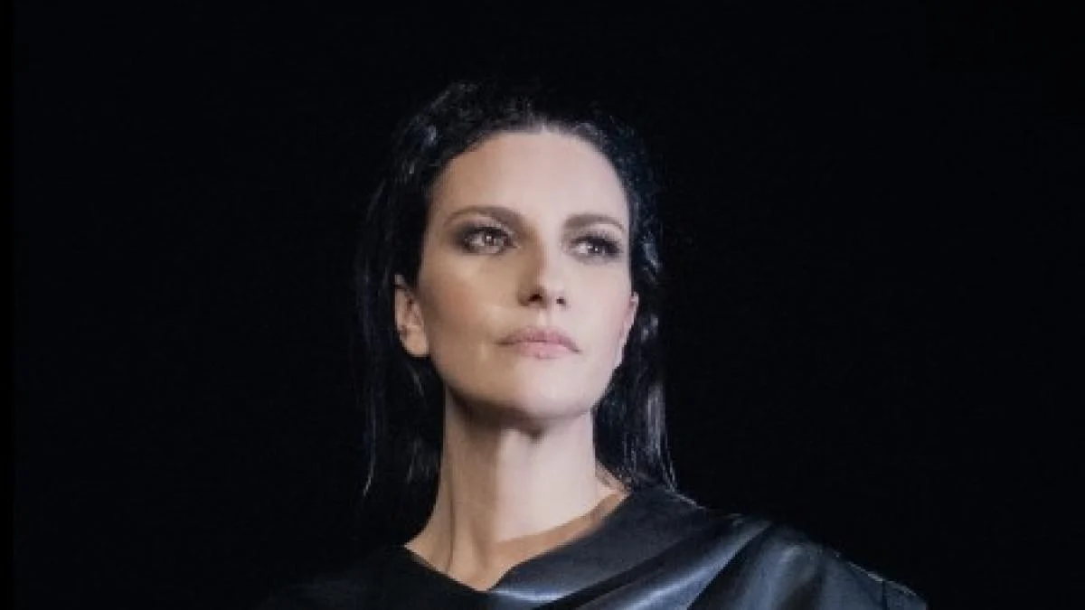 Laura Pausini aceita papel em Sanremo: coapresentadora, sem voltar à competição; e iria ao Eurovision mesmo com Israel