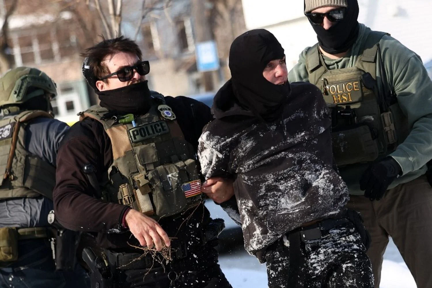 Minneapolis: Casa Branca anuncia retirada imediata de 700 agentes do ICE, mas 2 mil permanecem na cidade