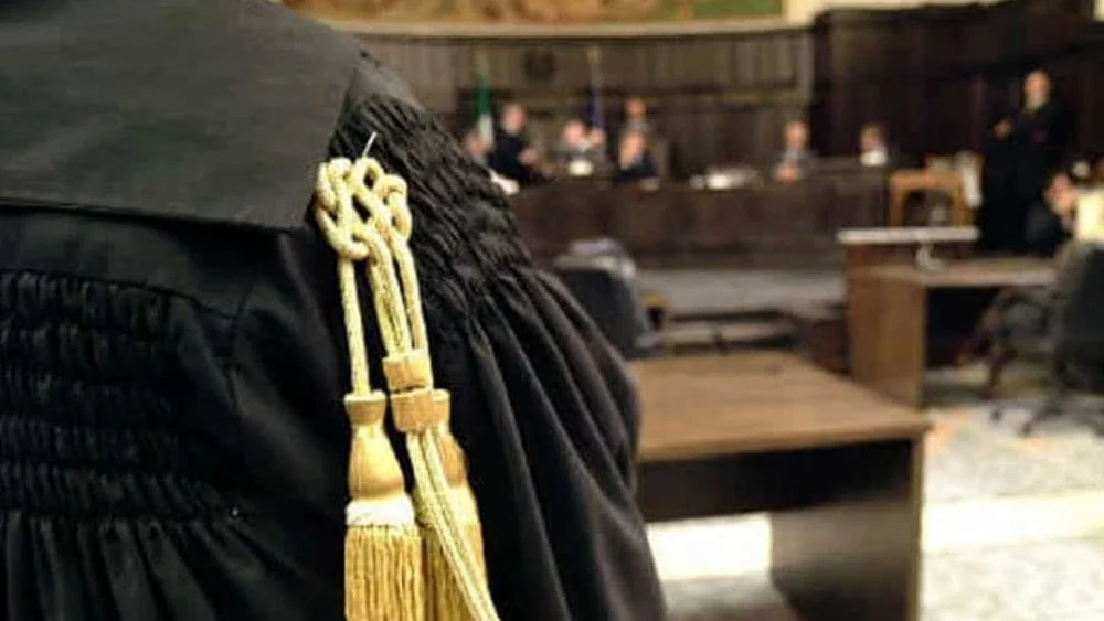 Tribunais Italianos: Juízes de Bologna, Milano e Brescia Negam Procurações com Assinatura Digital