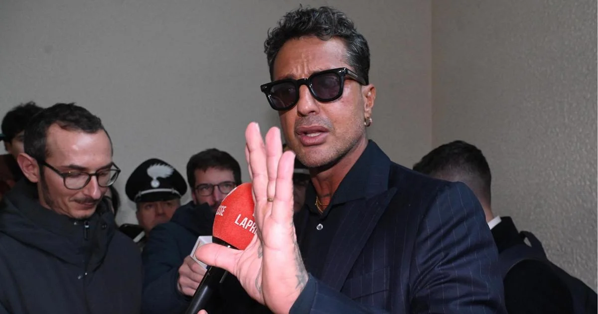 Mediaset e MFE acionam Fabrizio Corona por €160 milhões após campanha de ódio e mentiras
