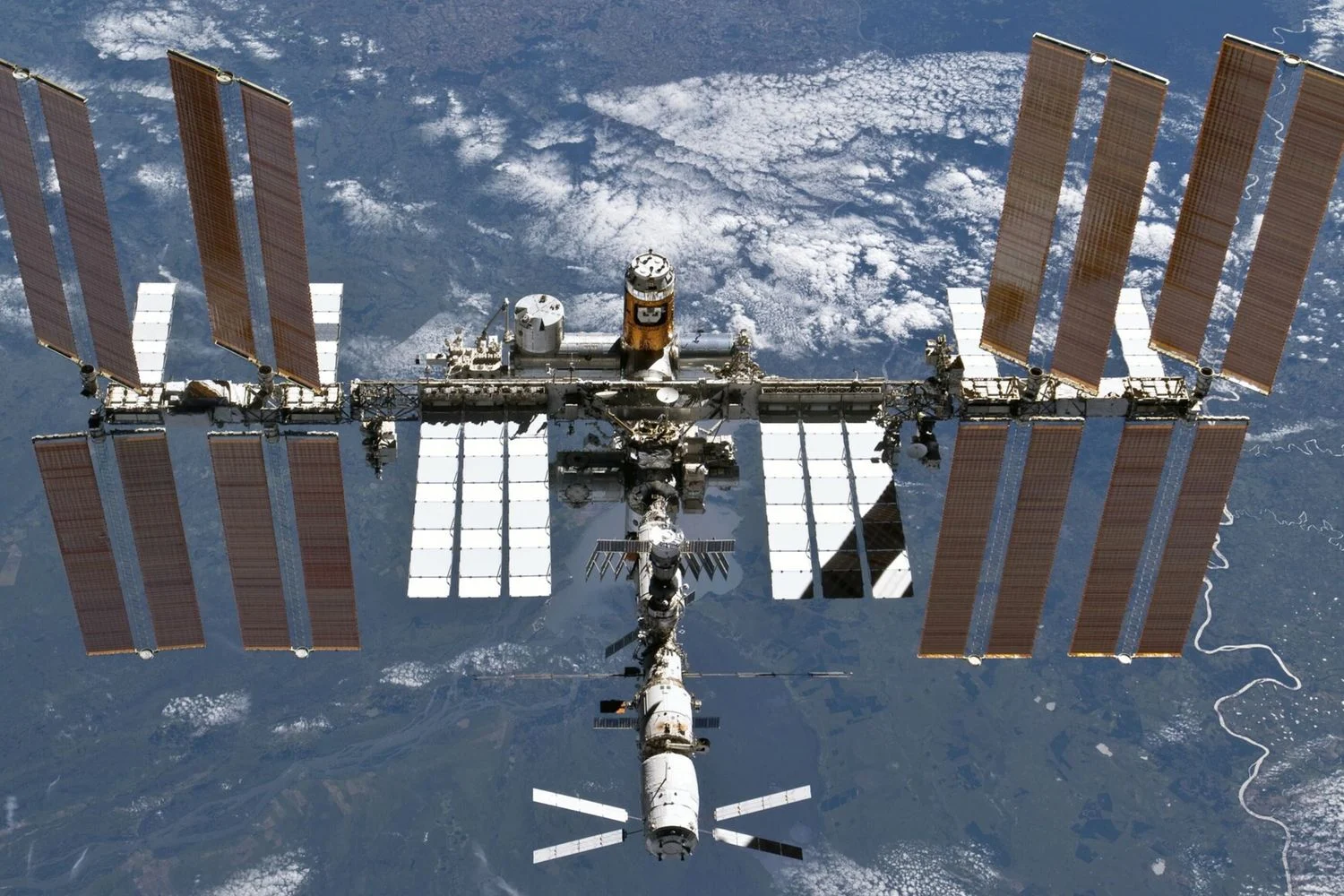 SpaceX interrompe voos do Falcon 9 e deixa a ISS sem tripulação antes do Crew-12