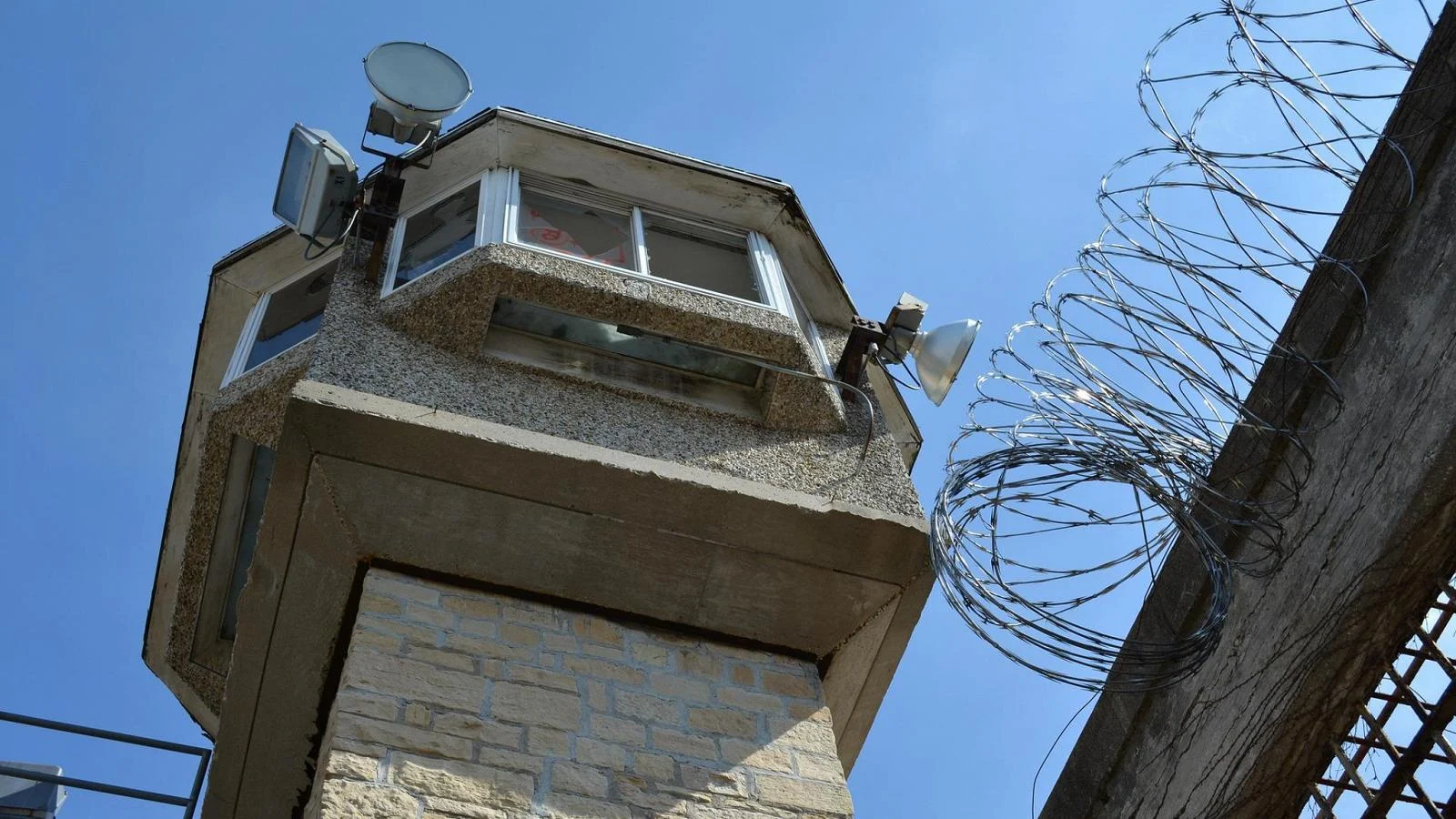Turim: oito condenações para agentes penitenciários por supostas violências no presídio Lorusso e Cutugno