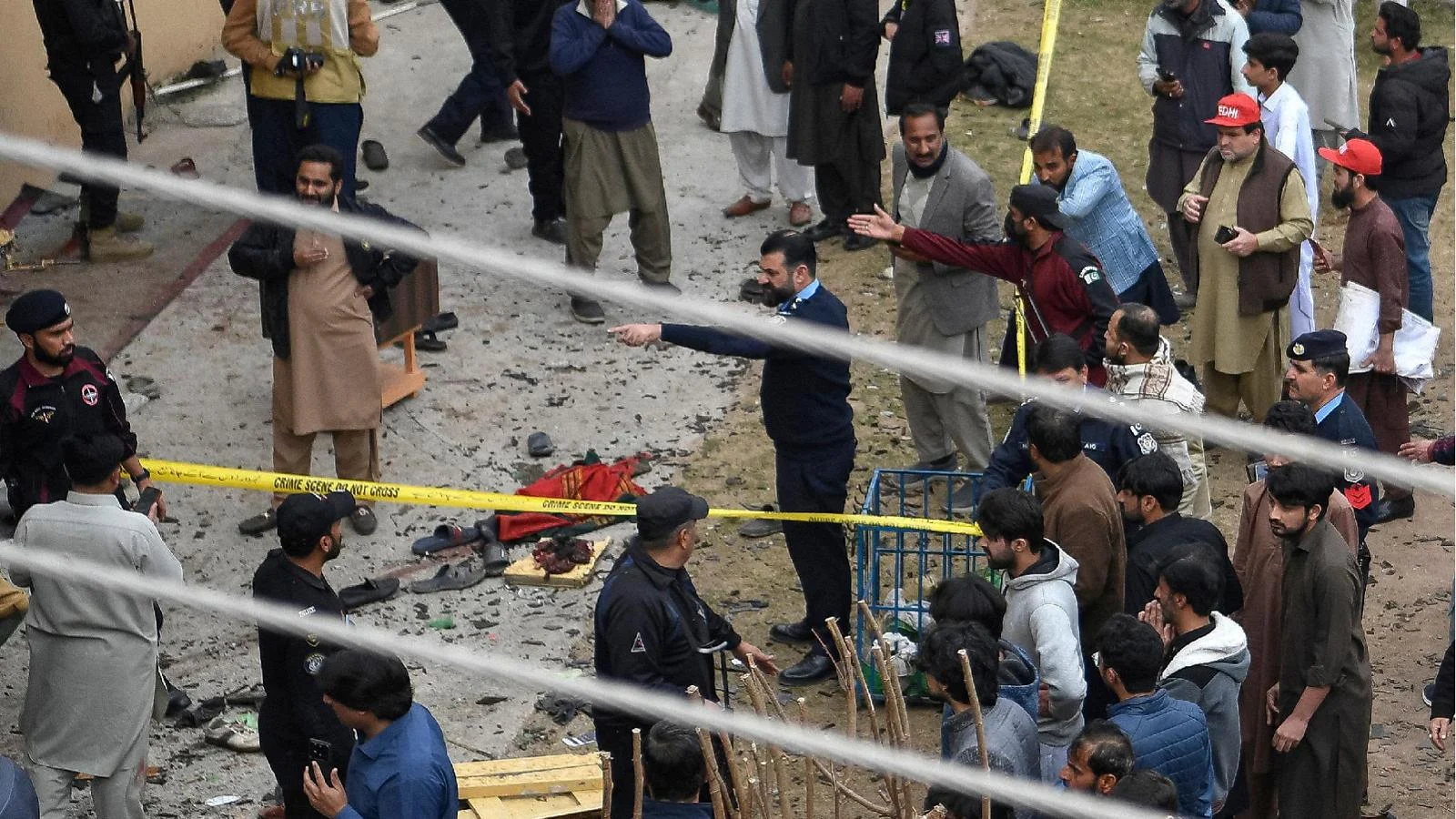 Explosão em imambargah de Islamabad deixa 31 mortos e mais de 100 feridos; ataque suicida confirmado