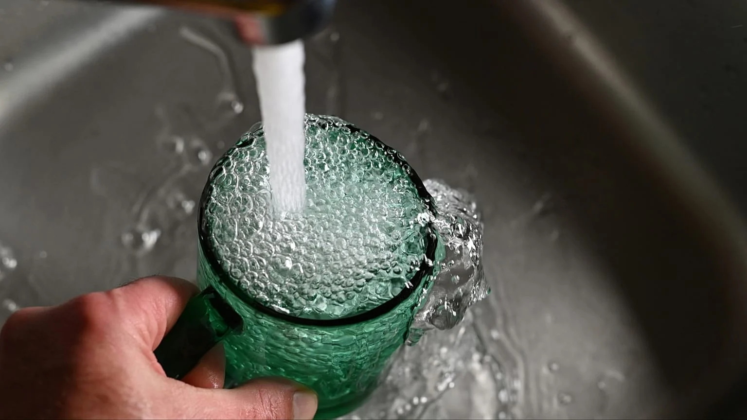 Reino Unido lança plano para conter PFAS, mas especialistas apontam lacunas na 'roadmap'