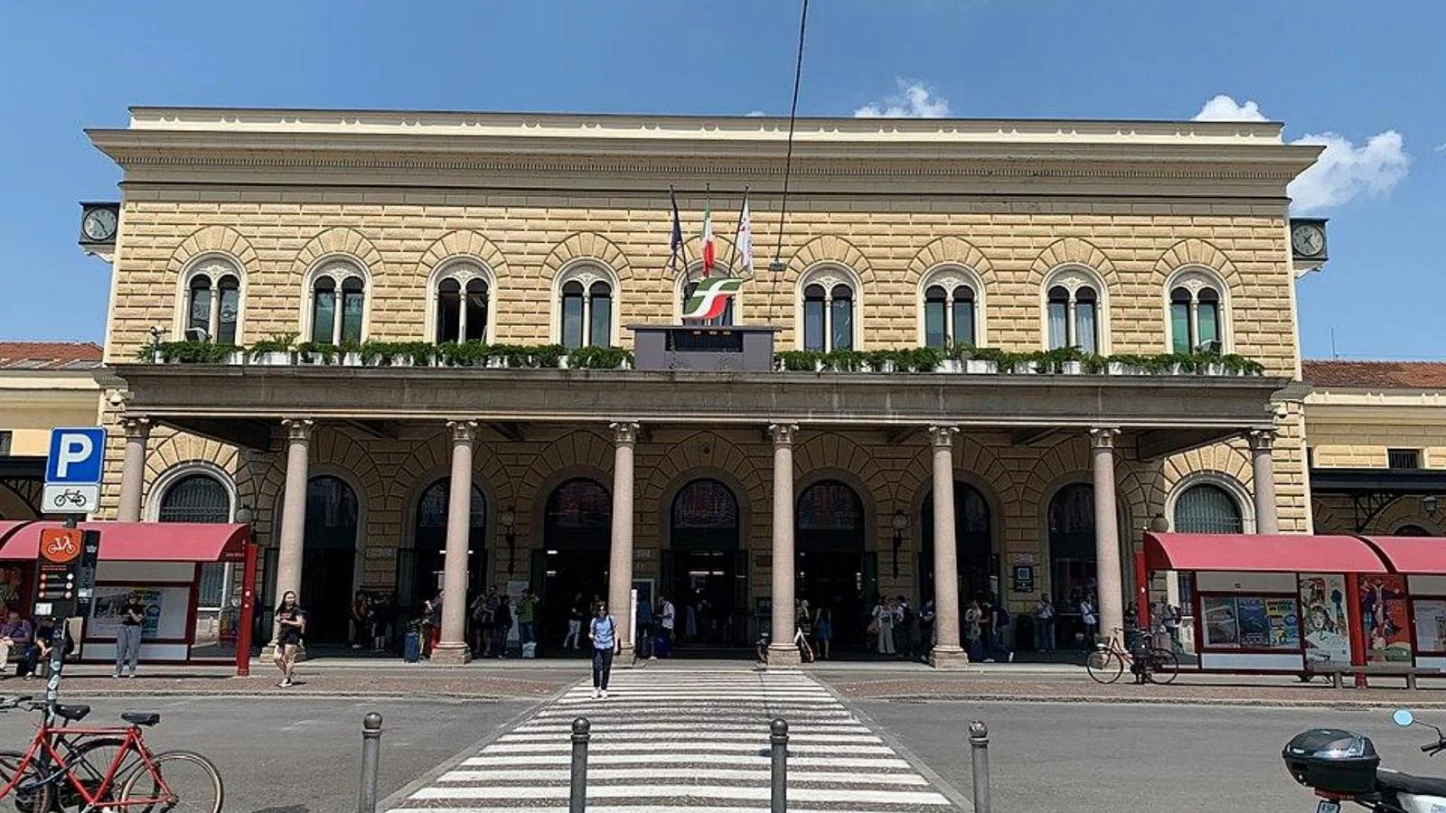 Cabos cortados perto de Bologna Centrale: investigação aponta hipótese de sabotagem