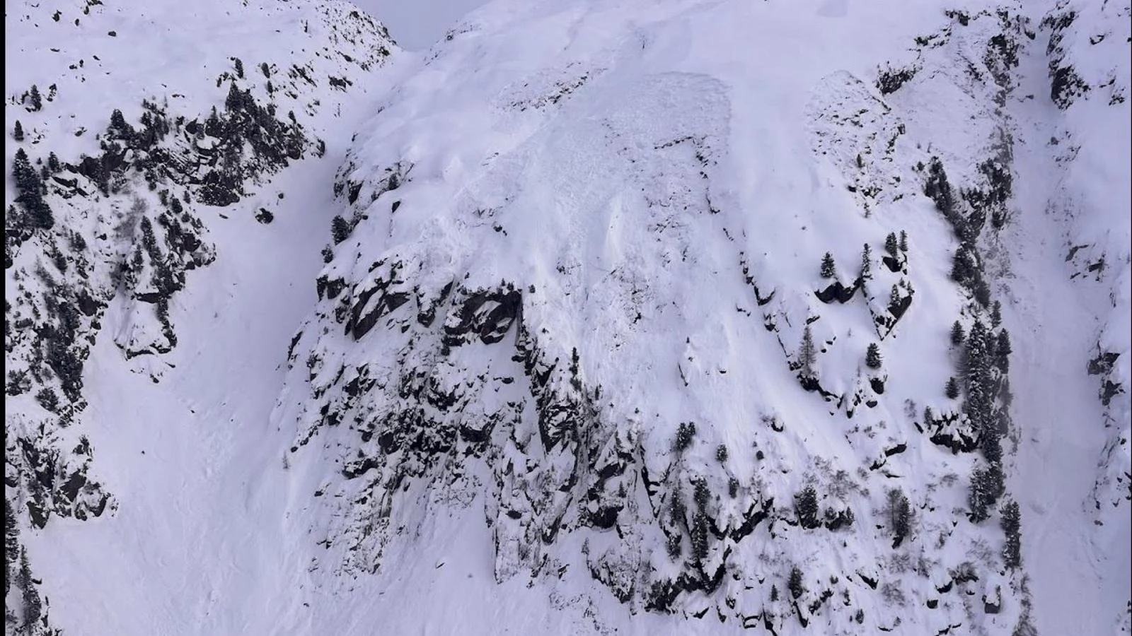 Grande avalancha na Val di Fiemme: um morto e três envolvidos em incidente de ski-alpinismo