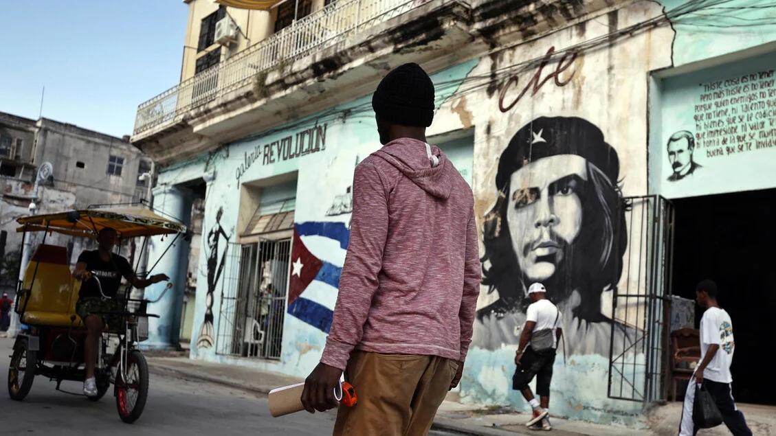 Crise em Cuba: hospitais suspendem cirurgias por apagões e escassez de insumos