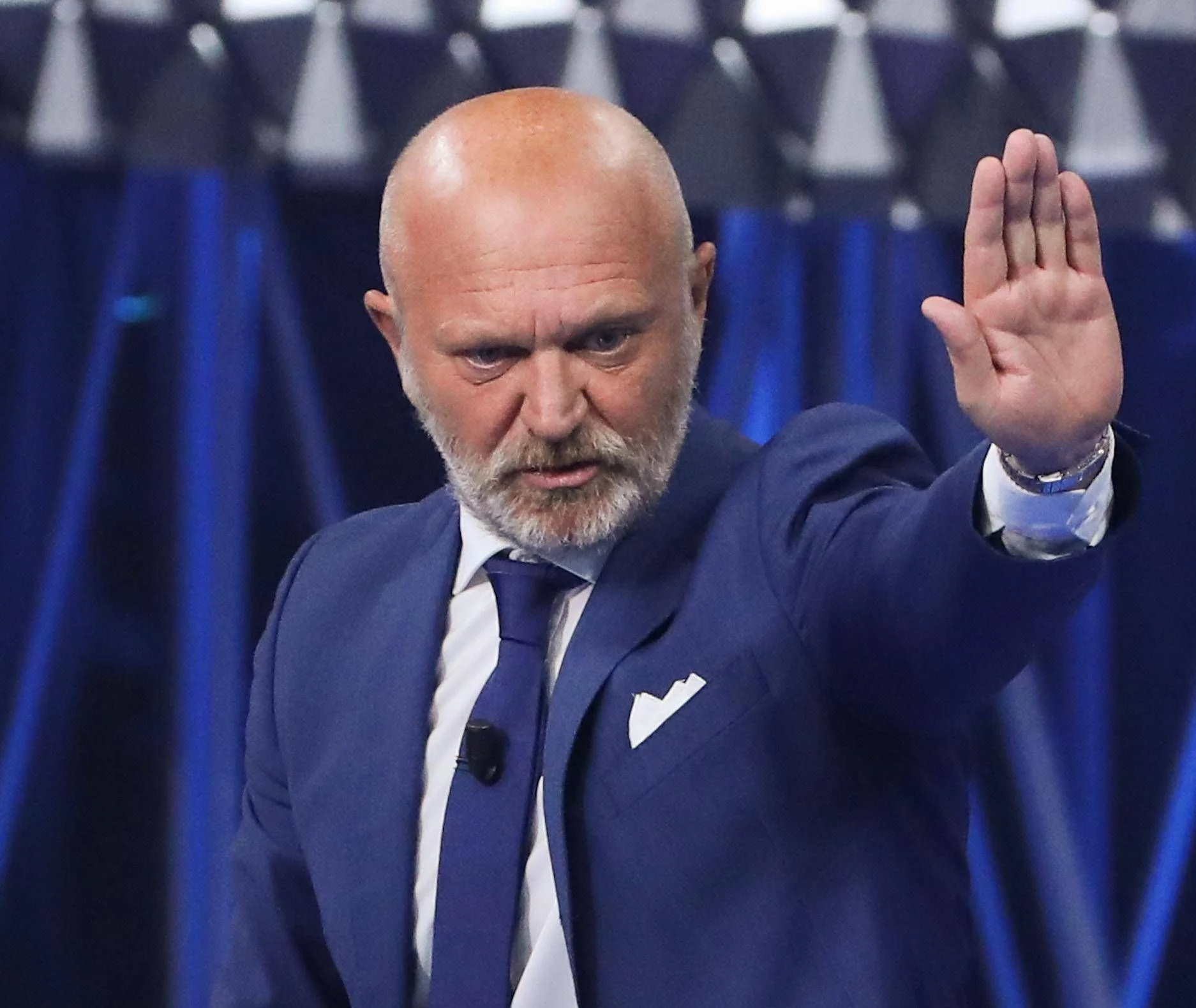 Sanremo 2026: a polêmica em torno de Andrea Pucci e o debate sobre humor, política e palco