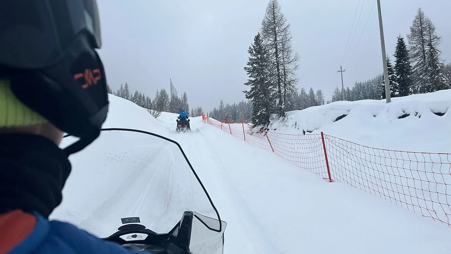Uber Snowmobile leva visitantes de Cortina até os Três Picos de Lavaredo: um passeio sensorial pelas Dolomitas