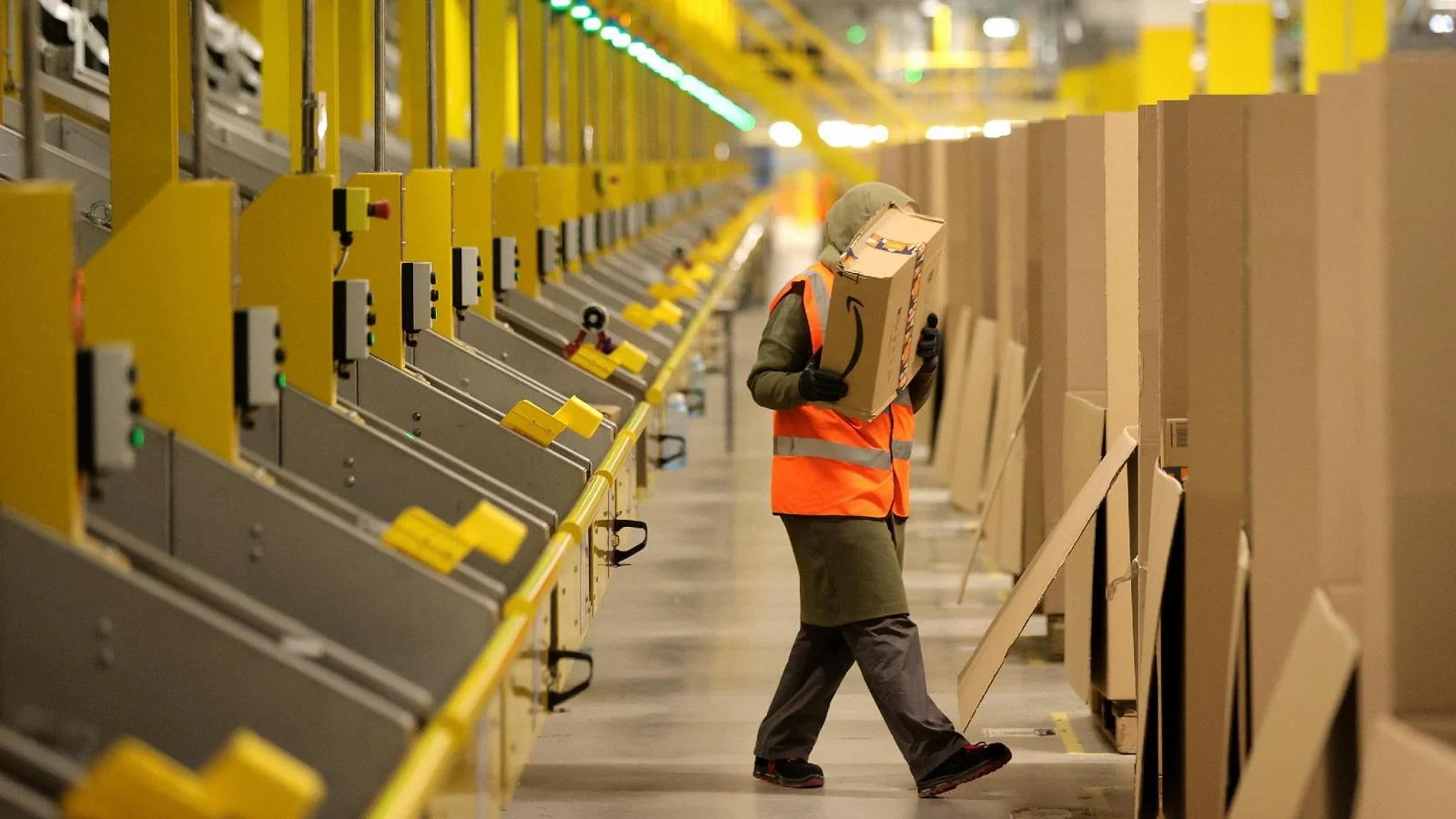 Garante e INL iniciam inspeções nos centros logísticos da Amazon para proteger dados dos trabalhadores
