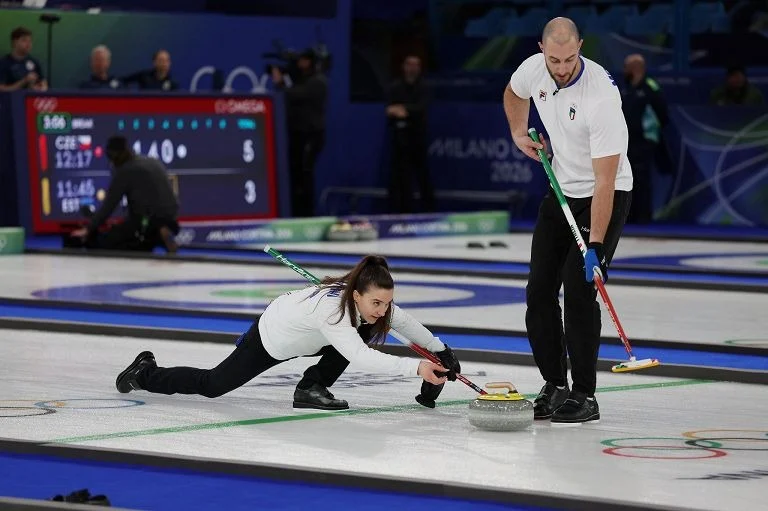 Milano Cortina 2026: Itália conquista ouro no short track misto e bronze no duplo misto de curling