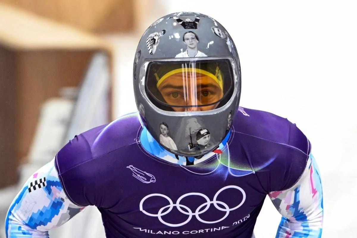 Ucrânia desafia o CIO: capacete com retratos de atletas mortos quer marcar Milano Cortina 2026
