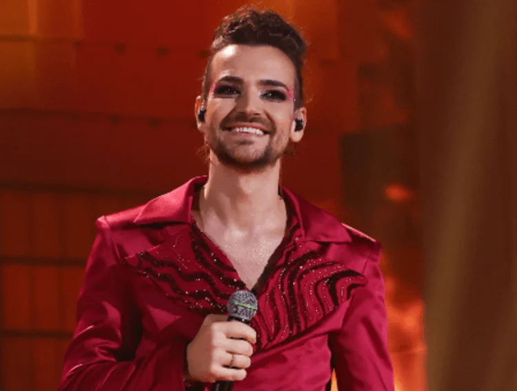 Valerio Scanu anuncia nova cirurgia para reduzir a lassidão cutânea após grande perda de peso