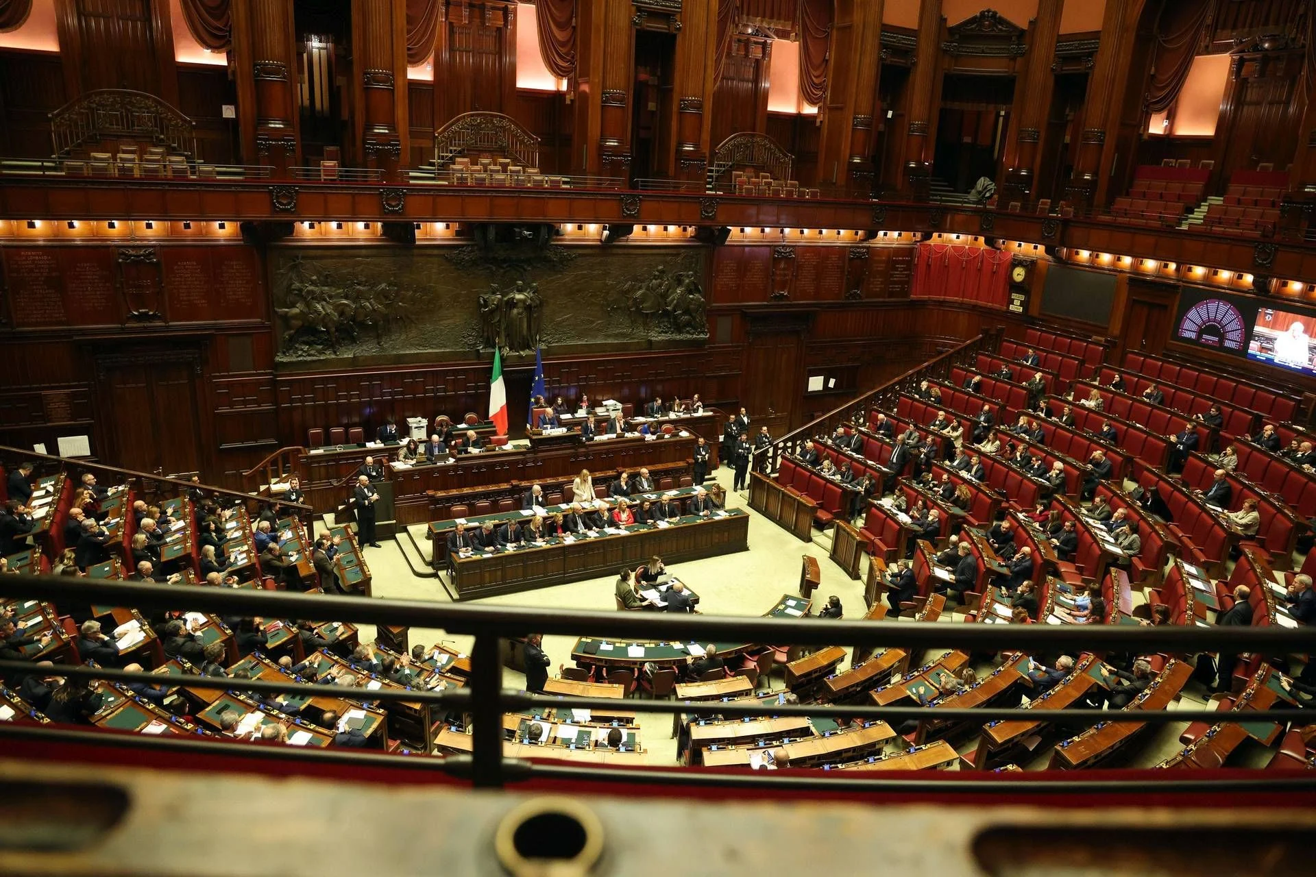 Question time a Montecitorio: Tajani, Roccella e Urso respondem sobre minerais críticos, violência digital e futuro do Made in Italy