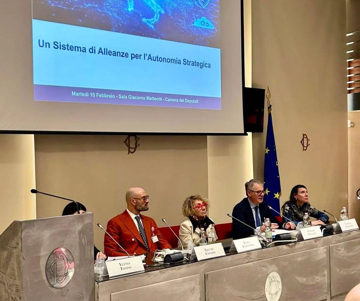 Autonomia estratégica digital: Itália aposta em alianças e cabines de regia para proteger dados e competências