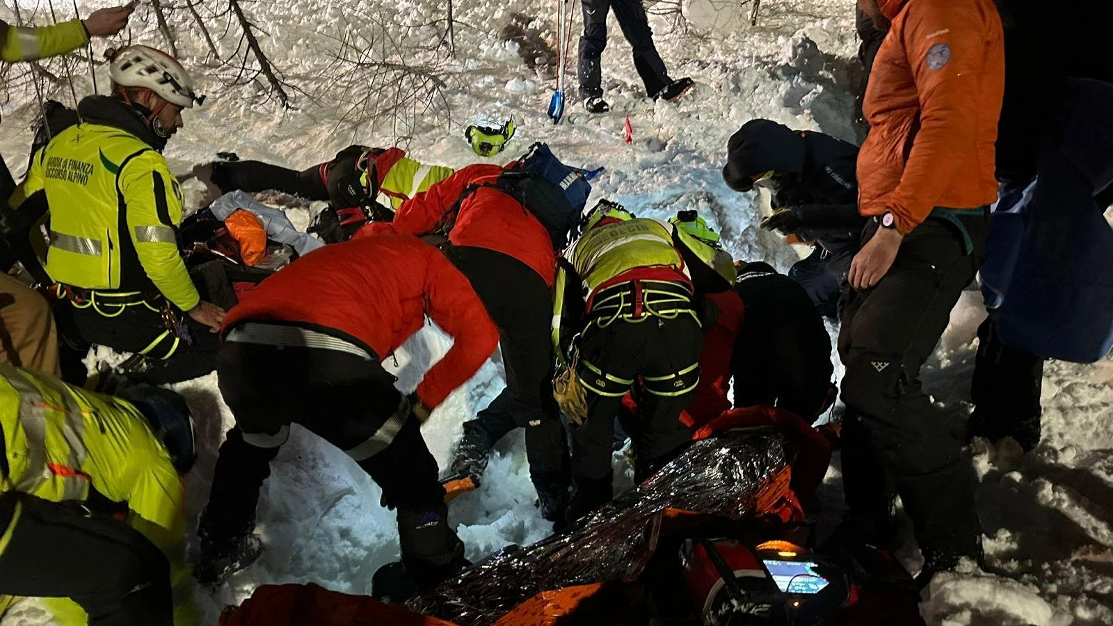 Soterrado por avalanche em Gressoney-La-Trinité: salvo após três horas de busca