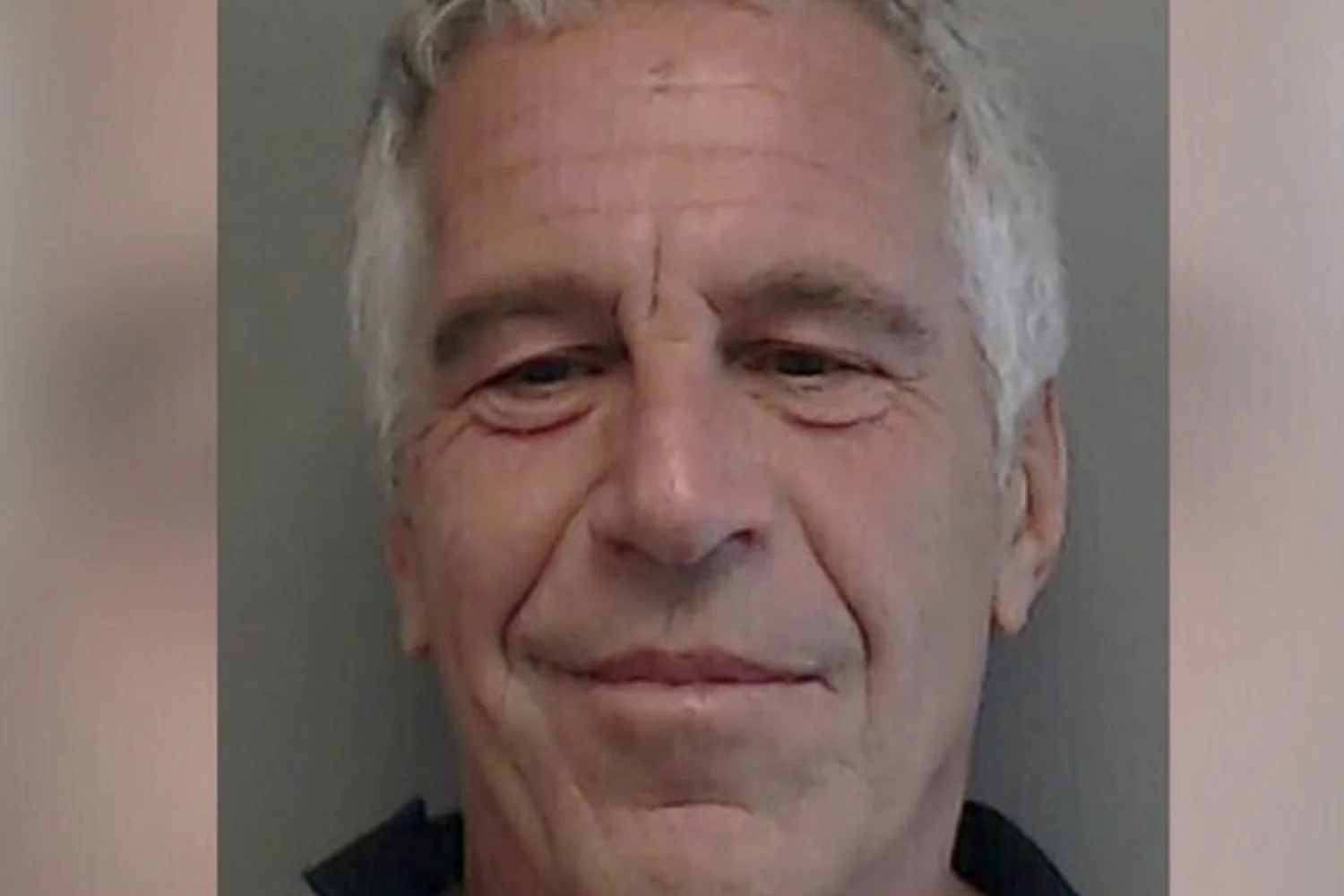 Perícia aponta possível estrangulamento na morte de Jeffrey Epstein e pede nova investigação