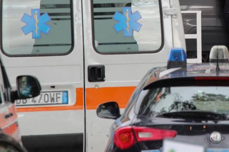 Grave acidente na Statale 14 'Della Venezia Giulia' deixa três mortos e uma criança ferida