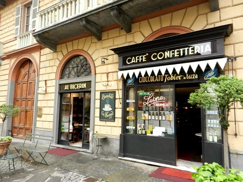 O Encanto das Cafeterias Italianas