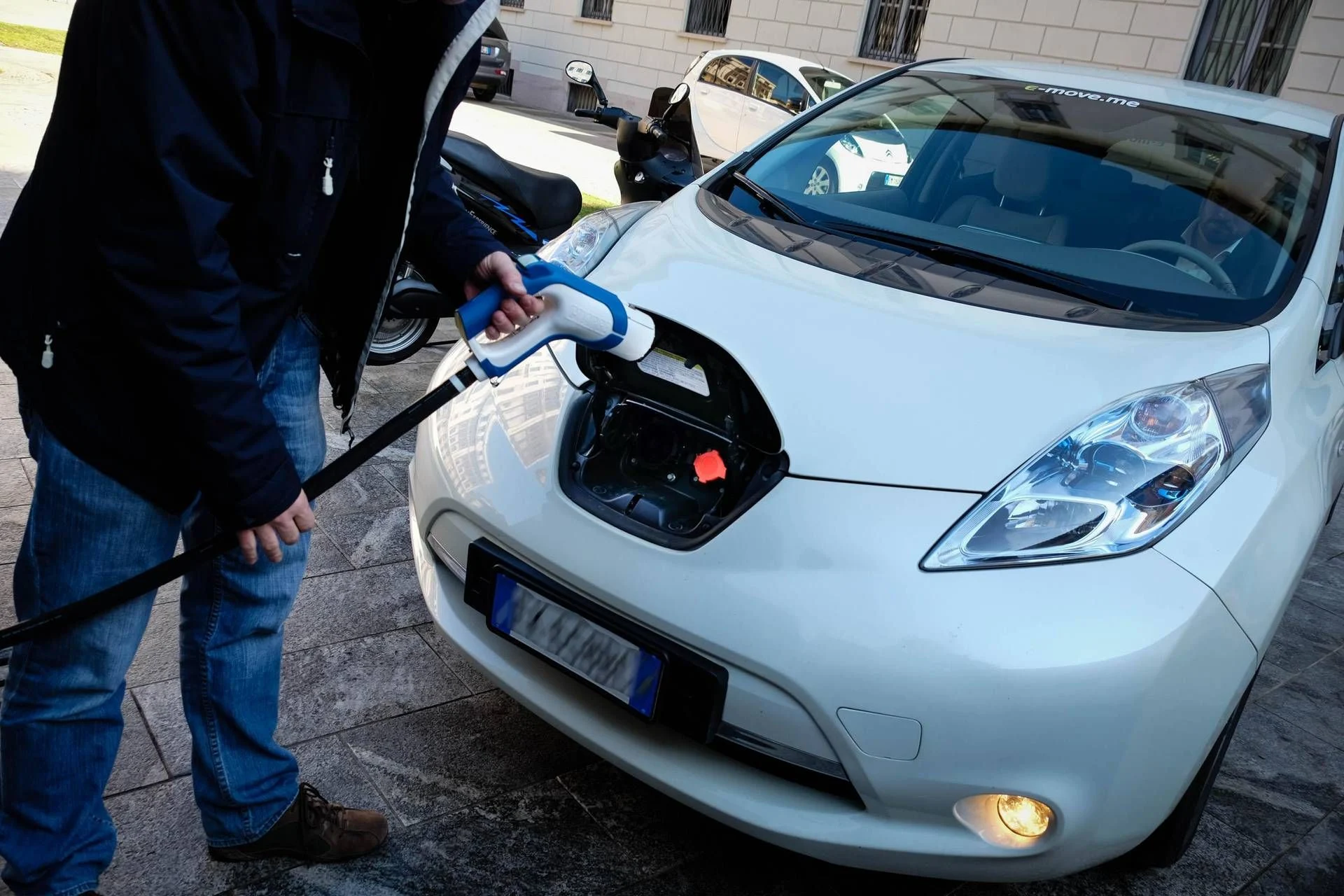Mobilidade em transformação: um em cada dois italianos avalia comprar um carro green, aponta Repower