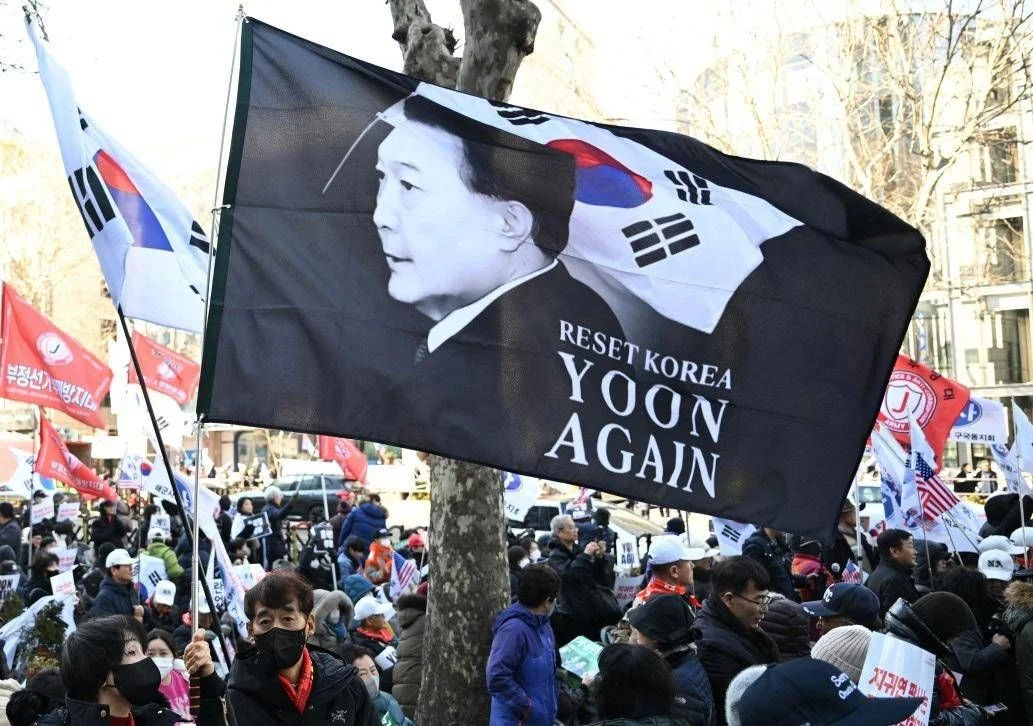 Coreia do Sul: ex-presidente Yoon condenado à prisão perpétua por declarar lei marcial