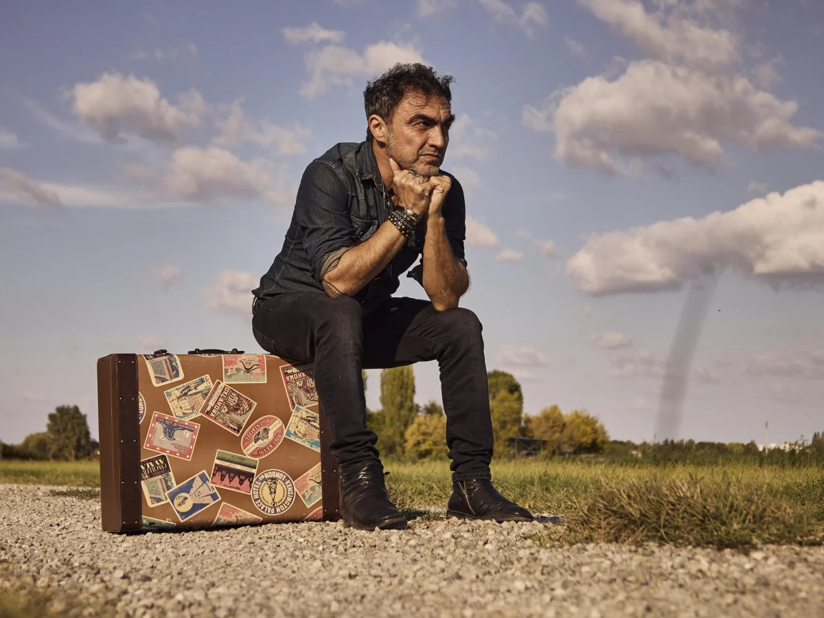Marco Ligabue apresenta «Maps»: um álbum sobre os quatro elementos e a relação com Luciano