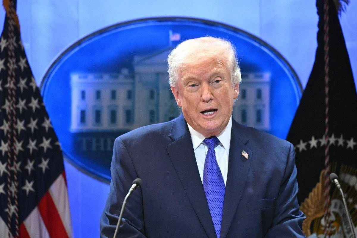 Trump critica a Suprema Corte e anuncia tarifa global de 10% via Seção 122