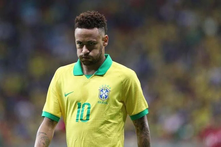 Neymar admite possibilidade de aposentadoria em dezembro e manda recado a Ancelotti