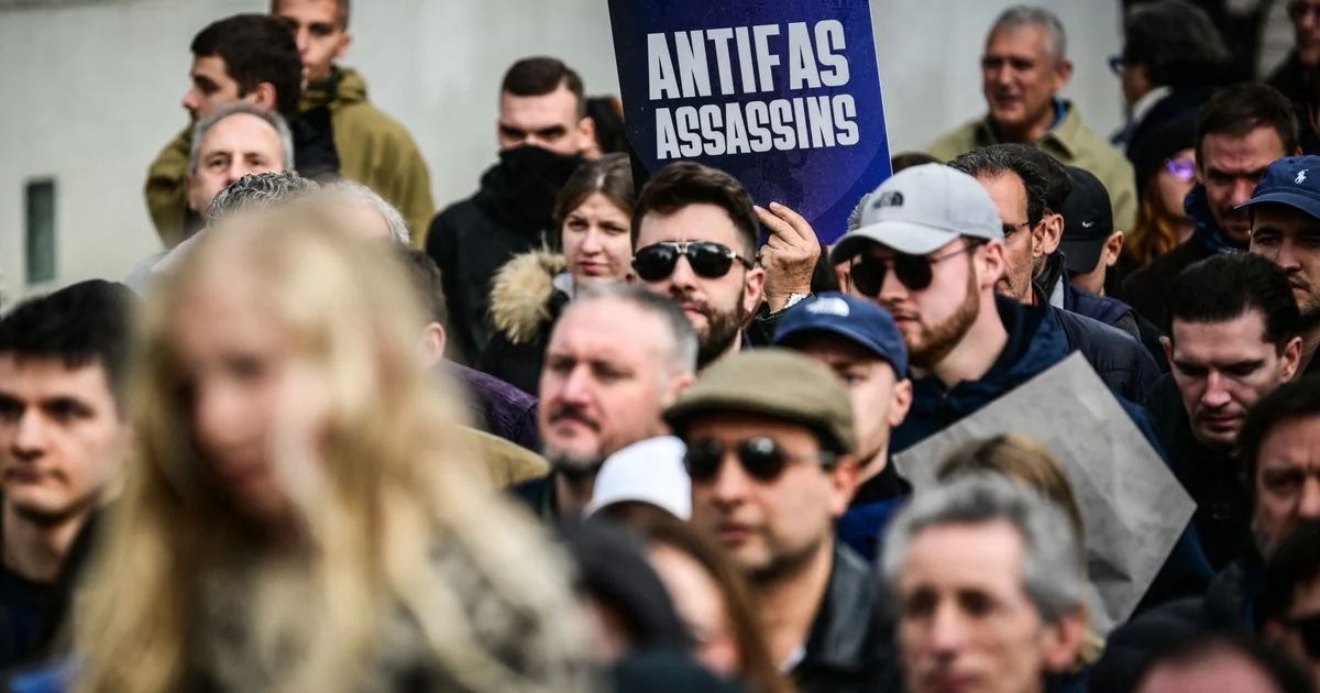 Lyon: 3.200 na marcha em homenagem a Quentin Deranque e acusações contra militantes antifascistas