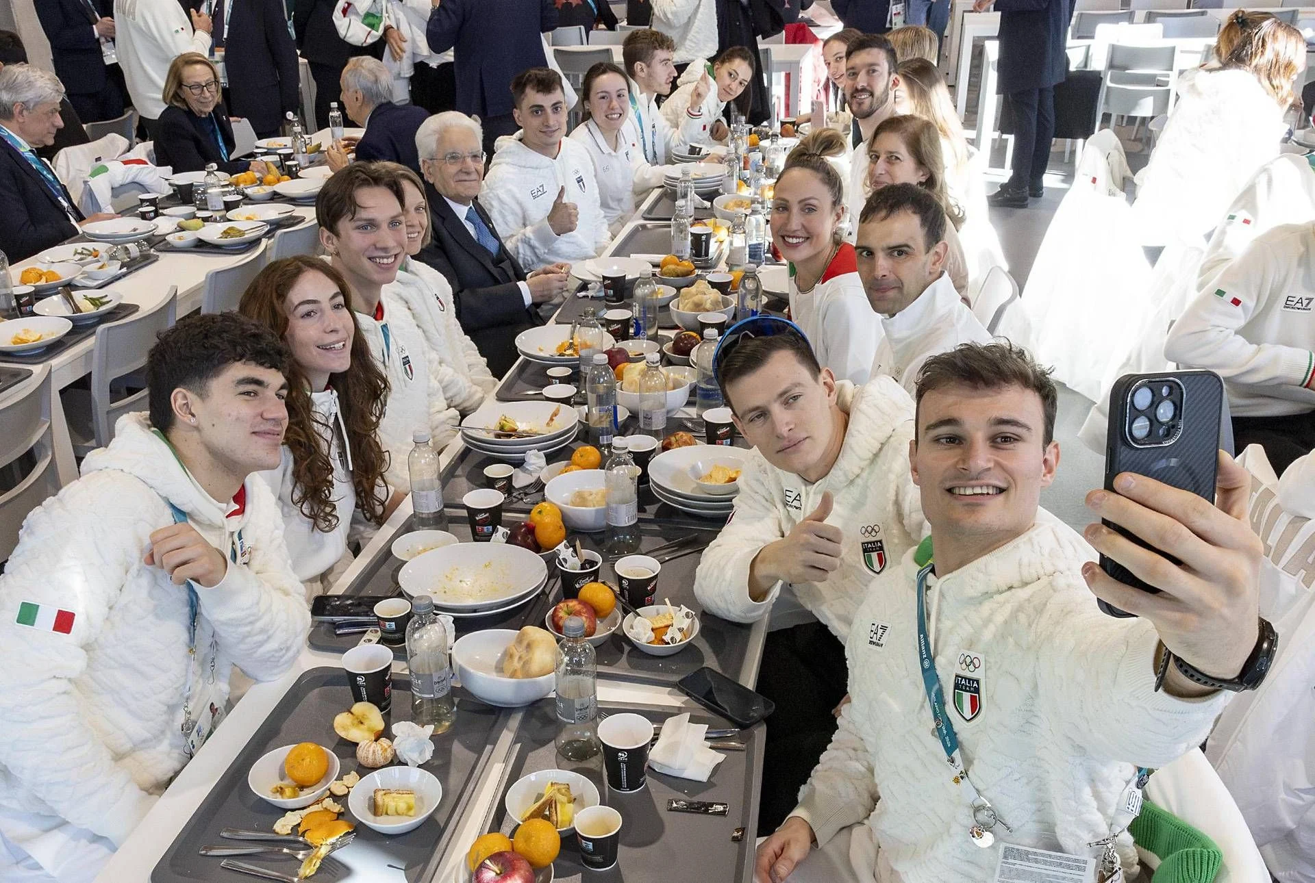 Milano Cortina 2026: pizza, pasta e 8 mil cafés — a dieta dos atletas que virou espetáculo