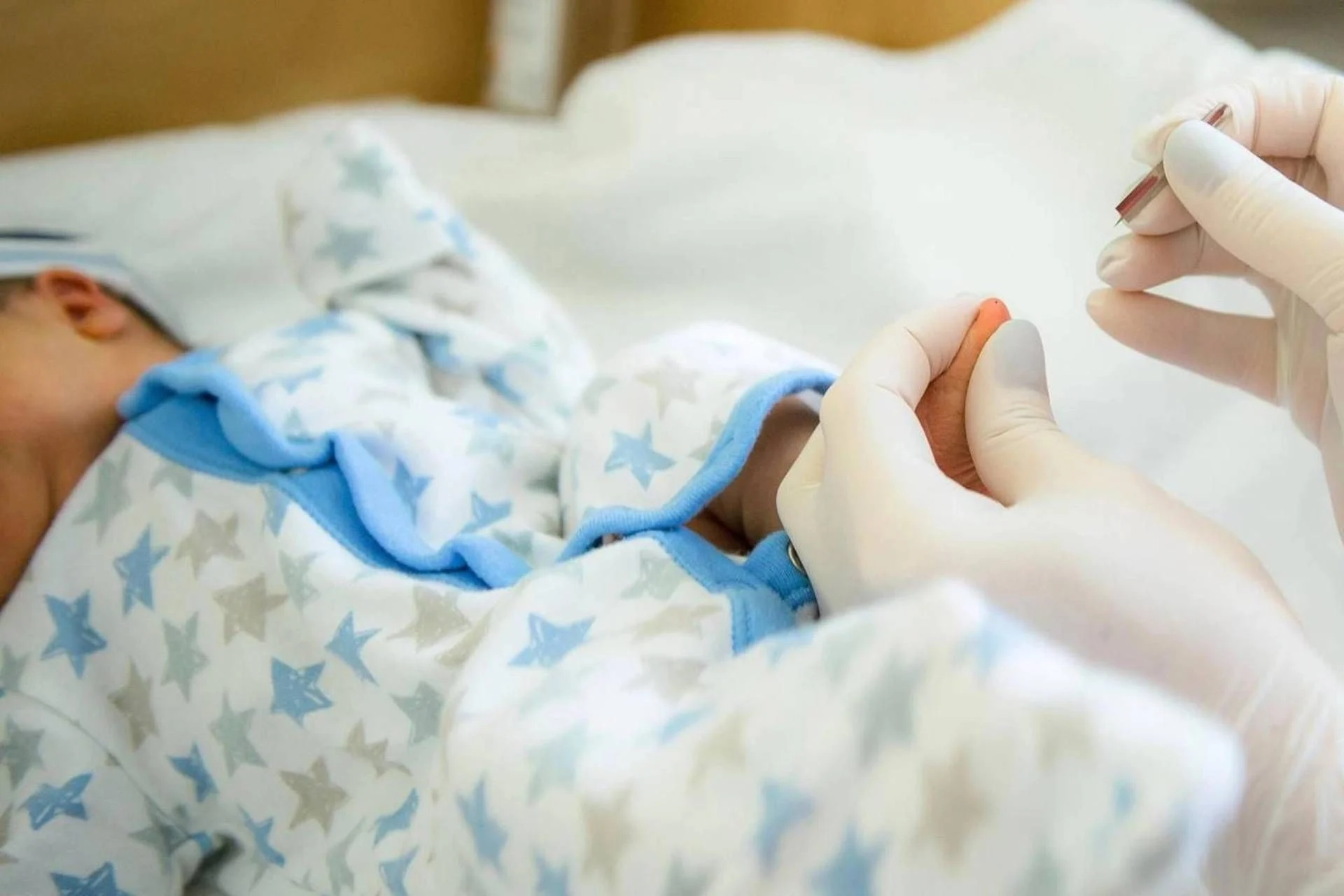 Doenças raras: triagem neonatal e genômica pedem comitê nacional para diagnósticos e tratamentos precoces