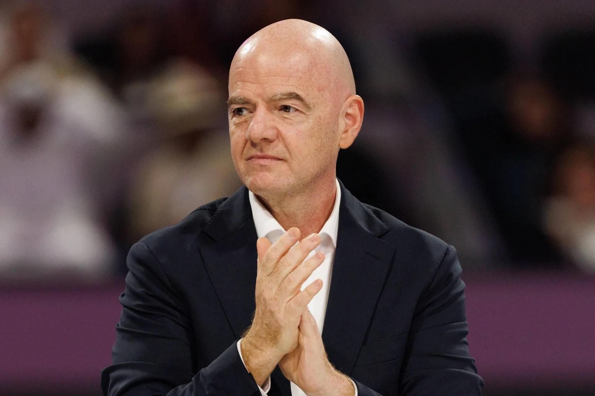 Blatter acusa Infantino de governar a FIFA como 'Re Sole' e chama entidade de 'ditadura'
