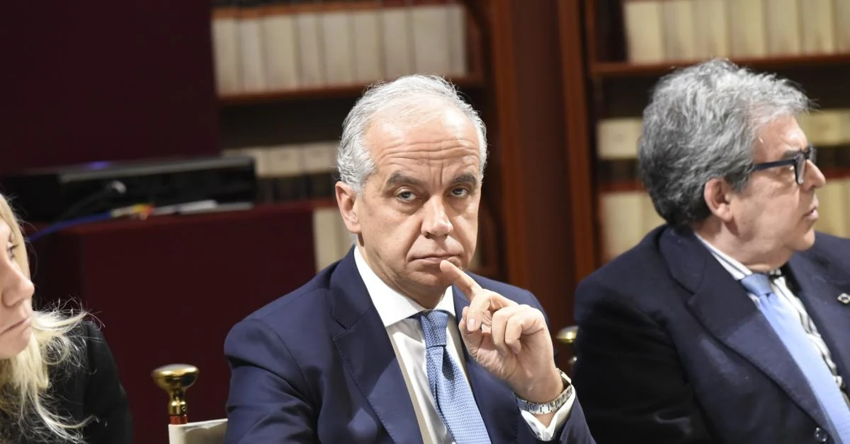 Piantedosi anuncia recurso contra decisão do Tribunal de Palermo sobre Sea Watch 5